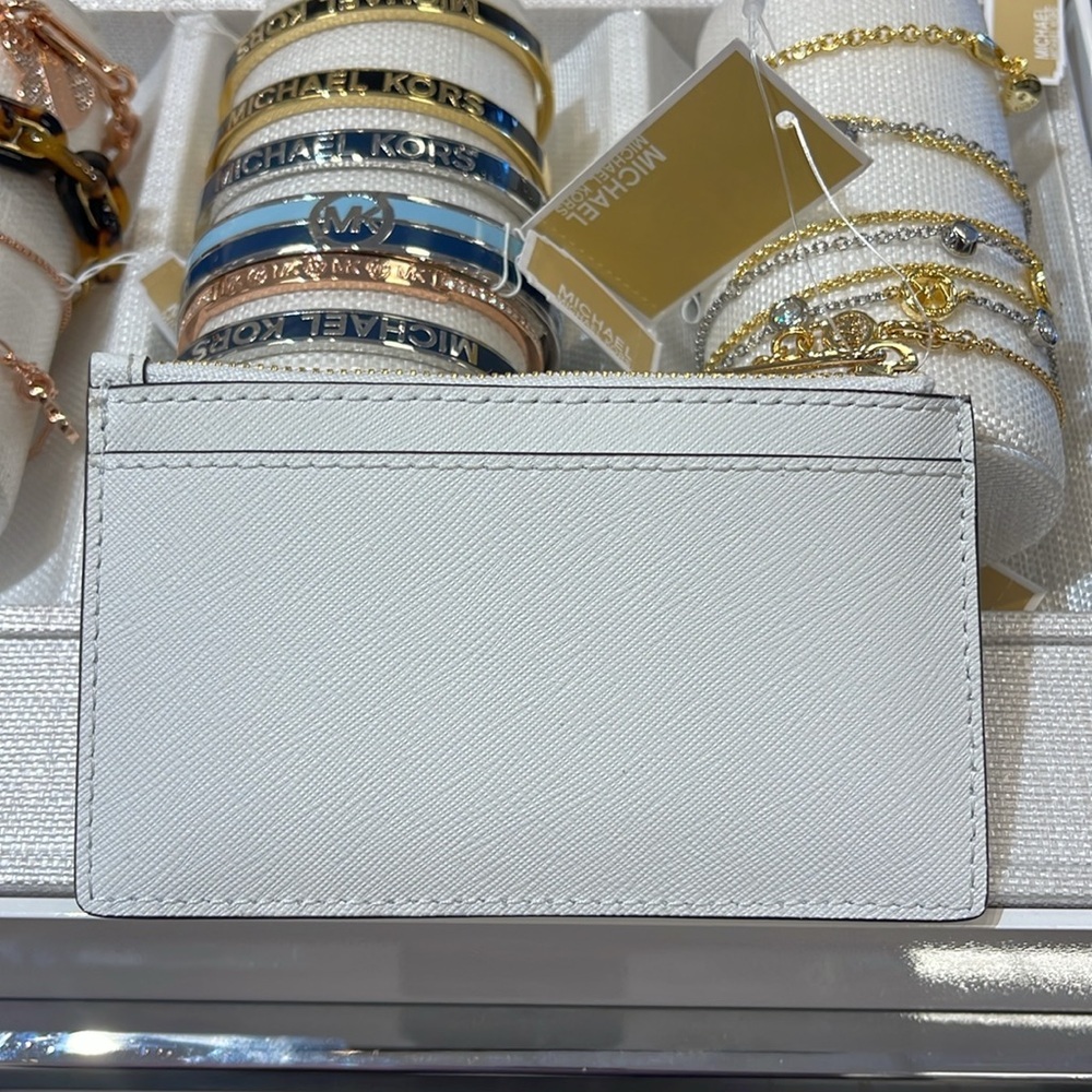MICHAEL KORS
Jet Set Travel Md Top Zip Leather Card Case Wallet 
Optic White - Picture 9 of 16